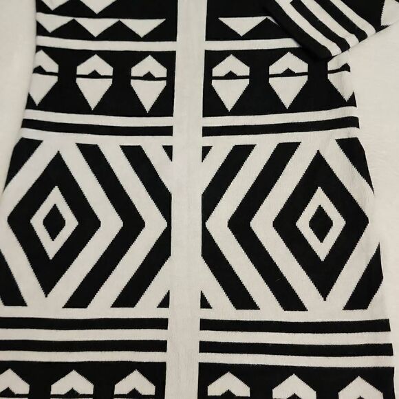 Stilletto's Women's Size Medium Bodycon Sweater Dress Black and White Geometric - Picture 5 of 9